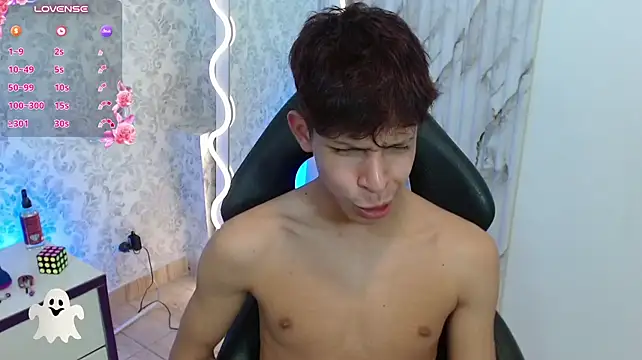 OLIIVER_TAY XXX чат на живо