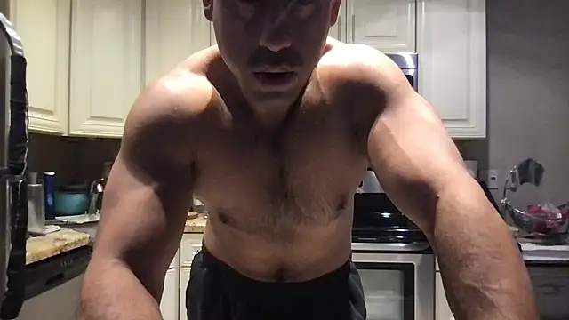 Živý XXX chat BigGuyMuscle