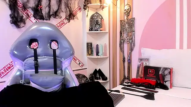 Chat +18 de Valkiriia_wiine ao vivo