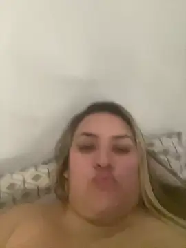 Chat +18 de Tata0807 ao vivo