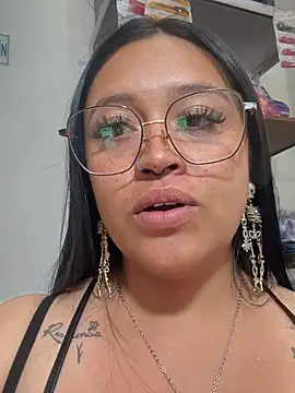 Outdoors-Mia_Khalifa's Live XXX Chat
