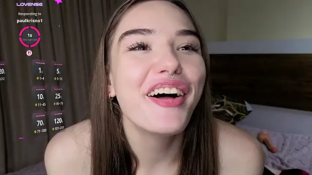 دردشة SweeetTrouble الجنسية المباشرة