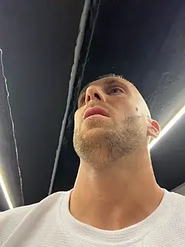 Chat XXX ao vivo de Johnytrain