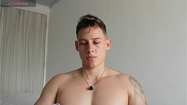 Muscle_King_Cum Chat XXX in diretta