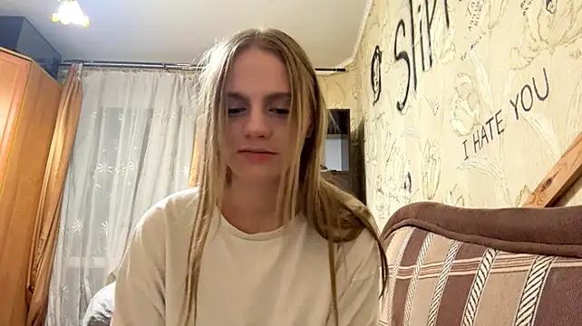 Chat +18 de DollieMuhn ao vivo