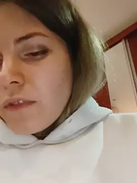 Chat +18 de MochiNy4n ao vivo