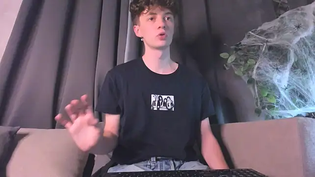 XXX chat uživo modela LukeSweet
