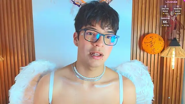 Milo_WolffのライブXXXチャット