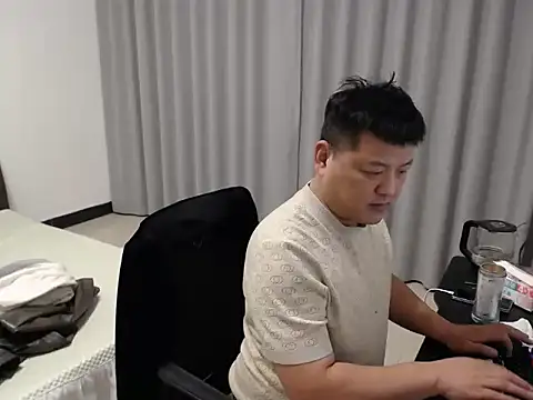 zhang1118 Chat XXX live
