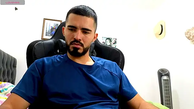 Massimoo_07's Live XXX Chat
