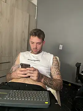 arnold_bekam's Live XXX Chat