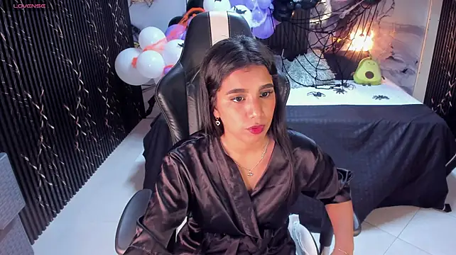 Ivy_16's Live XXX Chat