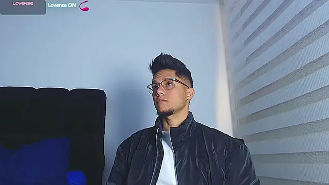Roy-barneyn Live XXX chat
