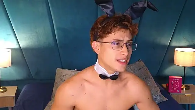 Aaron_Eze Live XXX Chat