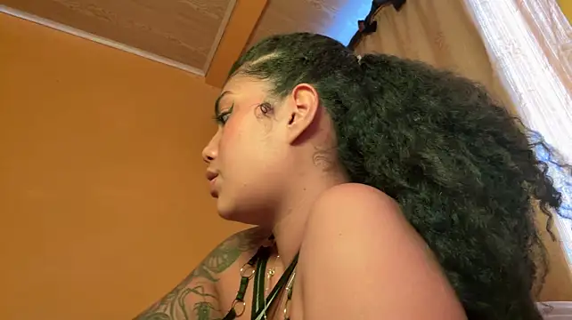 Morenayaa Chat XXX in diretta