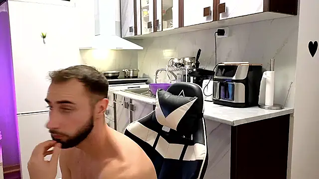 Chat XXX en directo de RyanStorm_