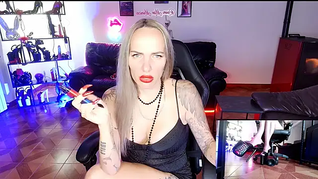 Monicamaxwell's Live XXX Chat