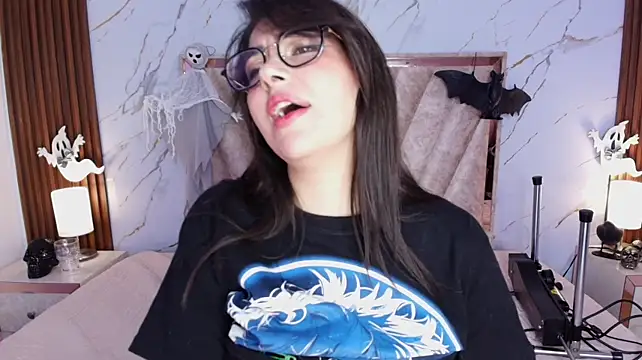 Chat +18 de Amelie_saenz ao vivo