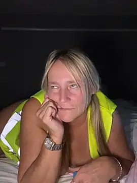 Blondnboujee53's Live XXX Chat