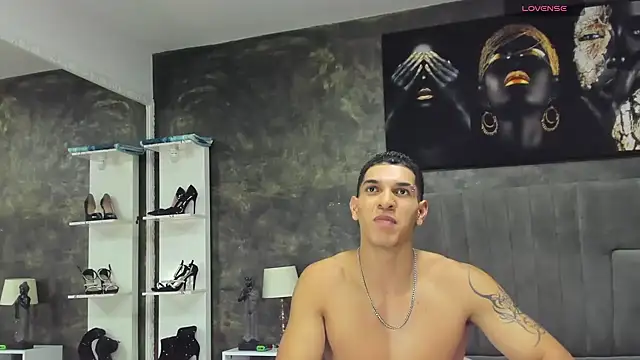 צ'אט XXX בשידור חי של Adrien_Monteiro