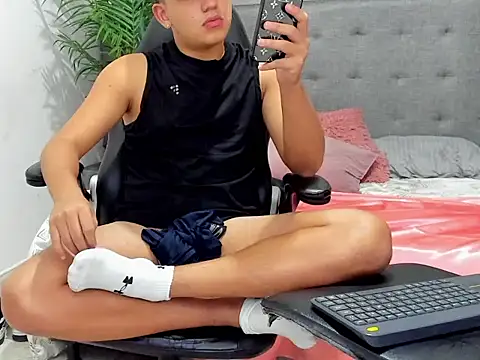 adam_cox1 Live XXX Chat