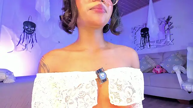 دردشة Tylla__ الجنس ية المباشرة