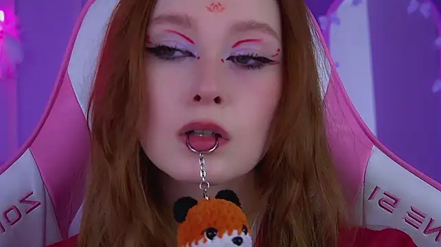 AgataFoxley Adlı Modelin Canlı XXX Sohbeti