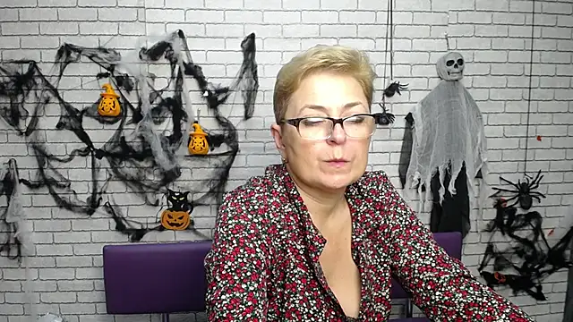 Živý XXX chat EmiliaGree