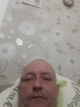 Adus123123's Live XXX Chat