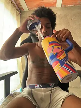 צ'אט XXX בשידור חי של Larry-n-clouds