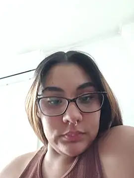 Alannabrownx Adlı Modelin Canlı XXX Sohbeti