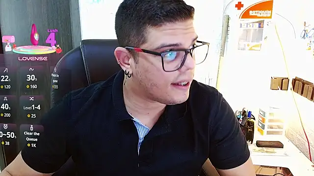 Realjoel01 élő XXX-chatje