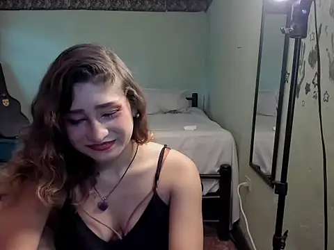 AnnieLorin Adlı Modelin Canlı XXX Sohbeti