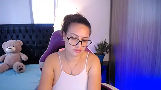 esmeraldaa230's Live XXX Chat
