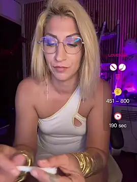 sofiah_ Adlı Modelin Canlı XXX Sohbeti