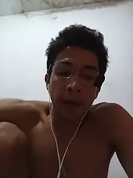 Tchutom Live XXX-Chat