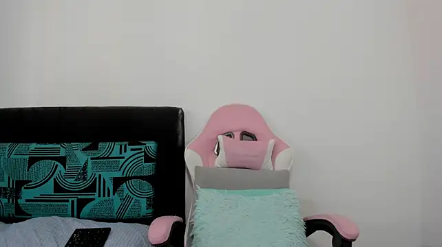 Layla_Sia Adlı Modelin Canlı XXX Sohbeti