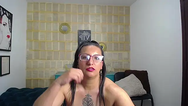 Tania_Monroe Chat XXX in diretta