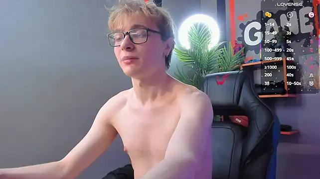 XXX chat uživo modela Emmit_Barker