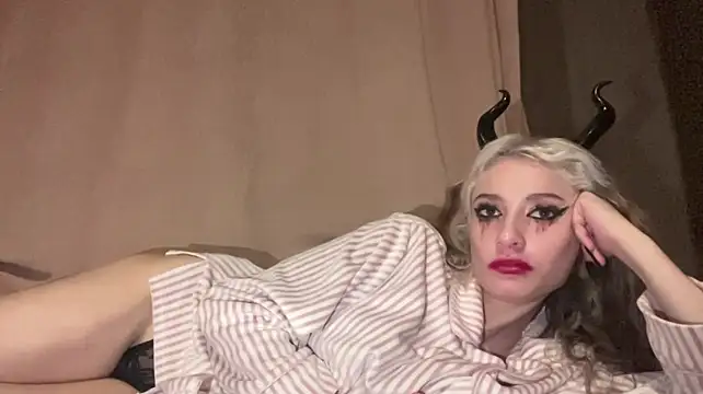 PriscillaOstlie's Live XXX Chat