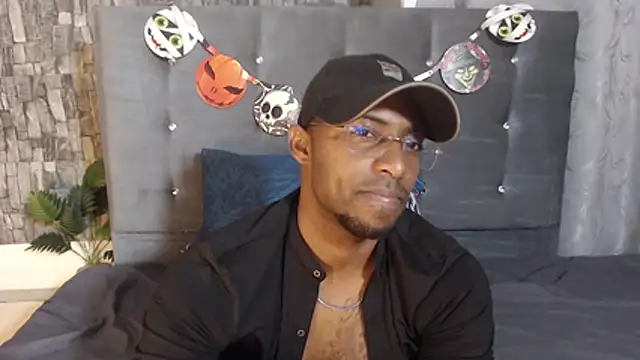 Chat XXX en directo de IsiahMaxwell