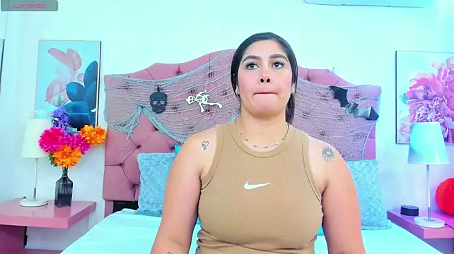 ThyaraJhons 라이브 XXX 채팅