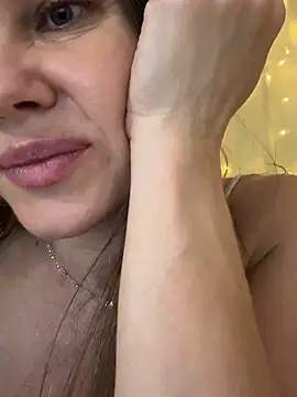 LucieMack Adlı Modelin Canlı XXX Sohbeti