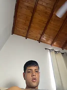 Chat +18 de WhatsUpMike ao vivo
