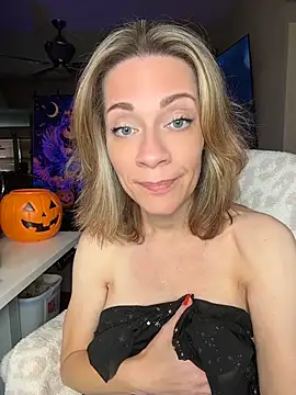 EdenDelilah1 Adlı Modelin Canlı XXX Sohbeti