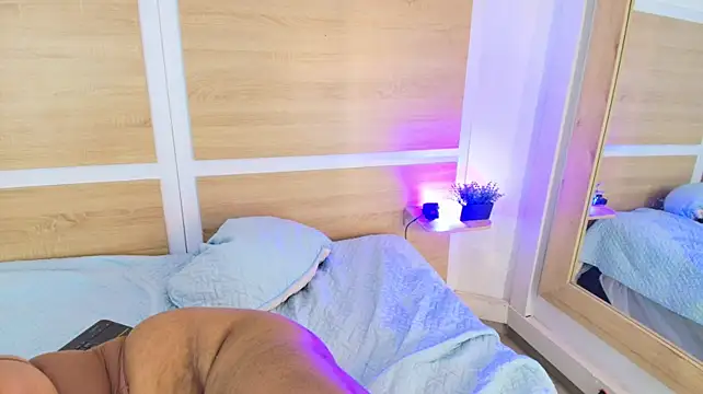 Your_big_ebony_goddness' Webcam Show