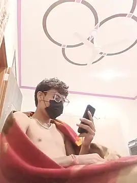 Hornyboy337 Webcam-Show