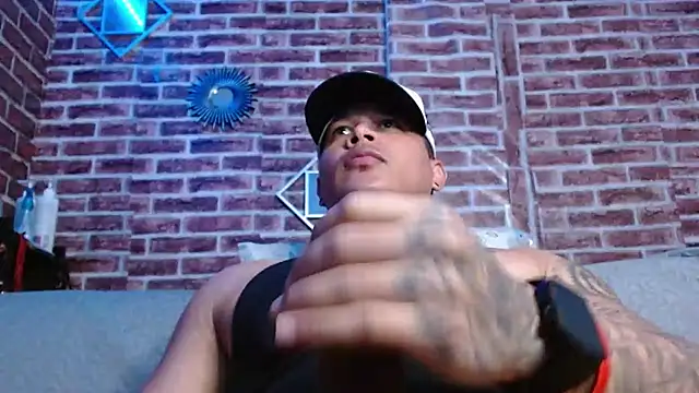 jordan_bigcock_ Chat XXX in diretta