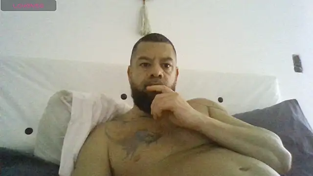 L4tinoSensu4l45 Show in webcam