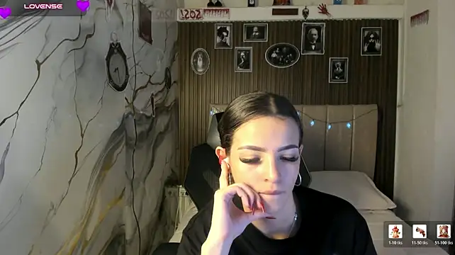 MiaMonroee1_ Live XXX-chat